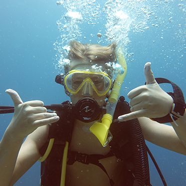 Teen scuba diving on advanced teen scuba Broadreach