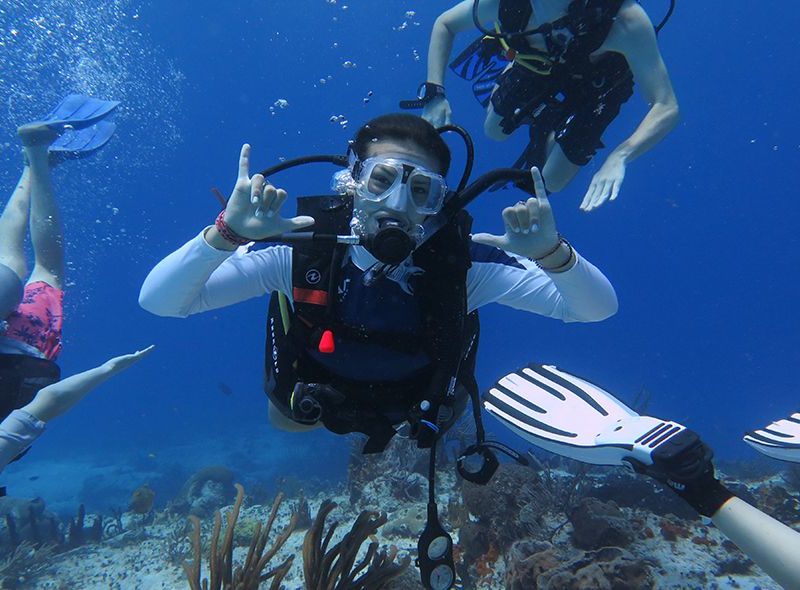 Middle School Advanced Scuba + Sailing Trip in the Caribbean