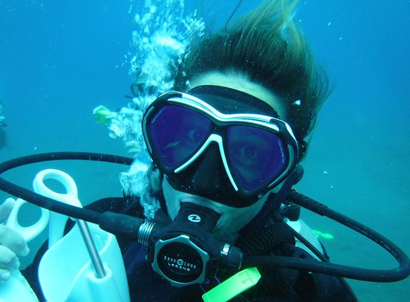 Student diving on advanced scuba program Caribbean