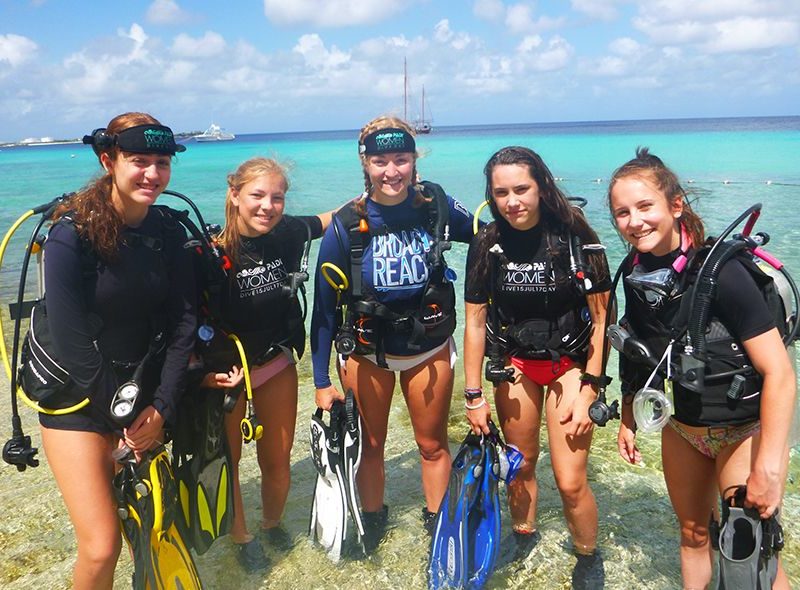 Teens ready to go shore diving in Bonaire on Broadreach scuba summer camp