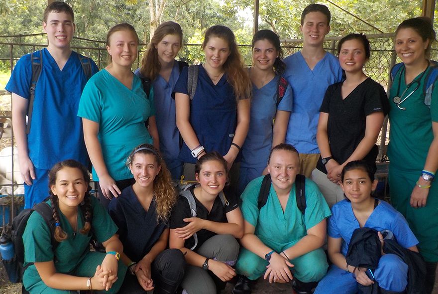 High school teens on vet medicine summer program