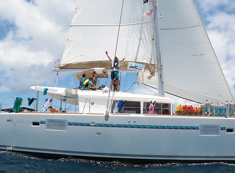 Diving internship Caribbean sailing boat