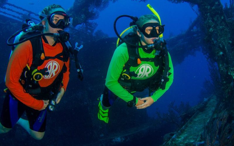 teens scuba diving