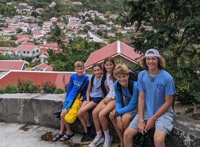 Middle school students explore island on introductory marine biology program