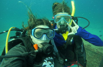 Teens scuba dive on Caribbean dive and sail program