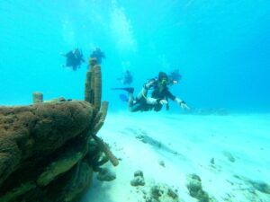 Broadreach student completing PADI Jr divemaster certification