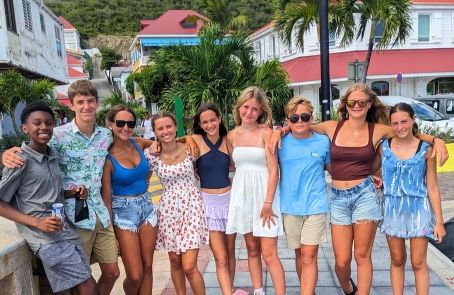 middle school students visit town on St Baths on dive and sail program