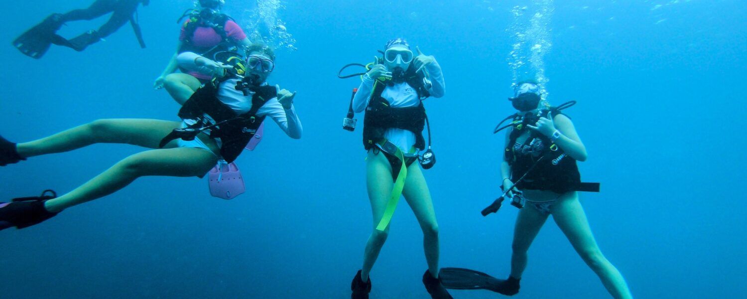 high school seniors scuba dive on trip the summer before college