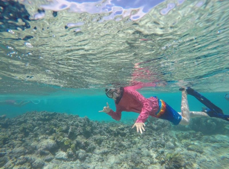 high school student snorkels on Caribbean snorkeling and sailing camp