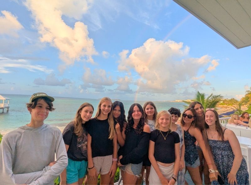 Group of middle school students in the Bahamas on middle school animal science trip