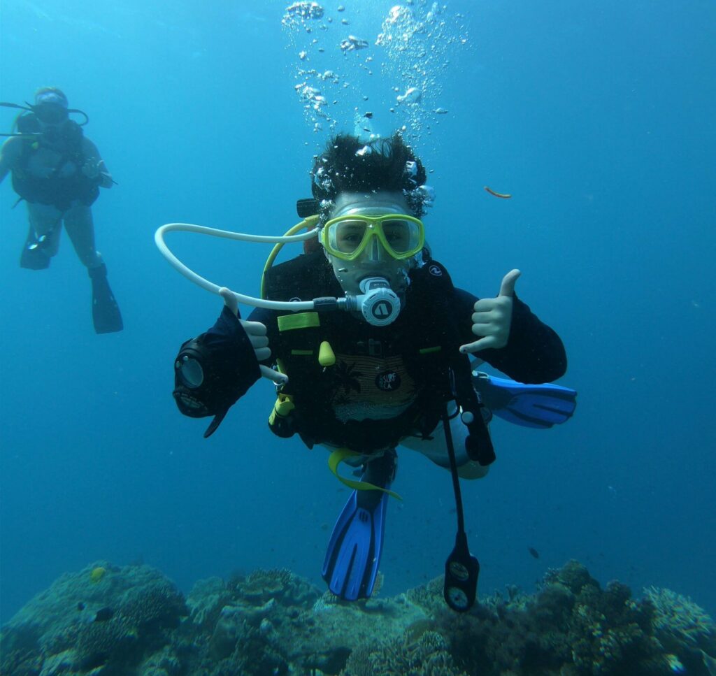 teen scuba camp Caribbean student underwater diving